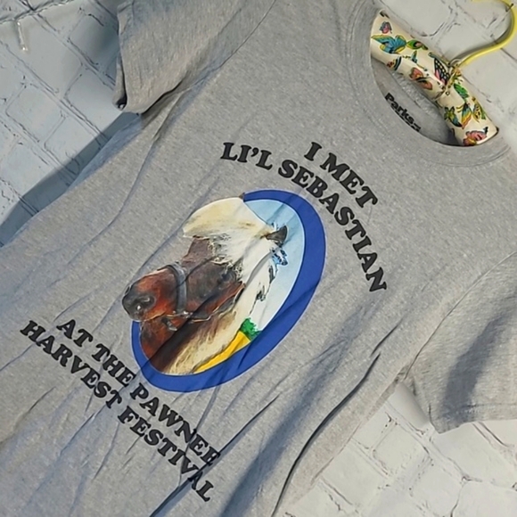 Parks and Recreation I Met Lil Sebastian Pawnee Indiana Harvest Festival Tee S - Picture 6 of 15